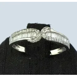 Sortija con brillantes