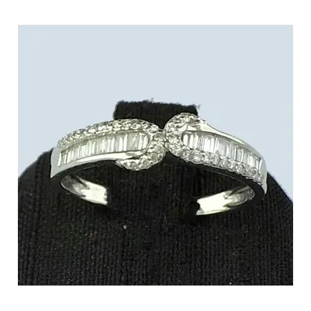 Sortija con brillantes